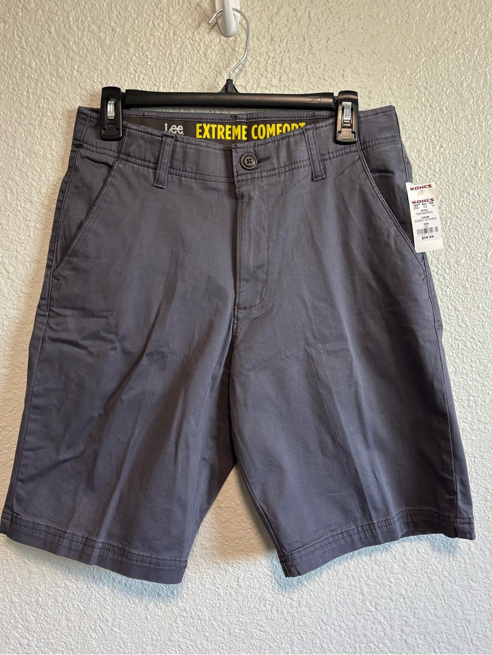 Lee Extreme Motion Flat Front Gray Shorts Men’s Size 30